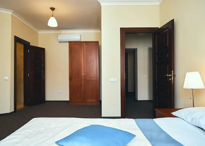 Hotel Patriarshyi